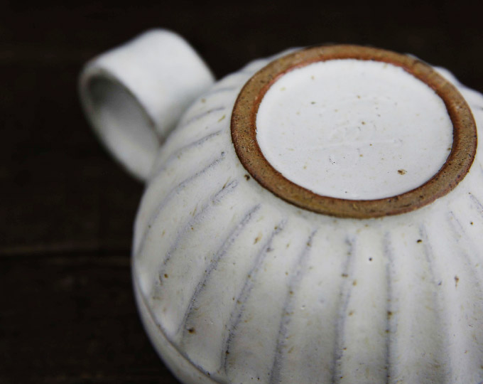 carved-rib-coffee-cup-white-tea C