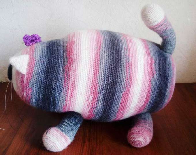 big-knitted-toy-cat-knitted-soft A