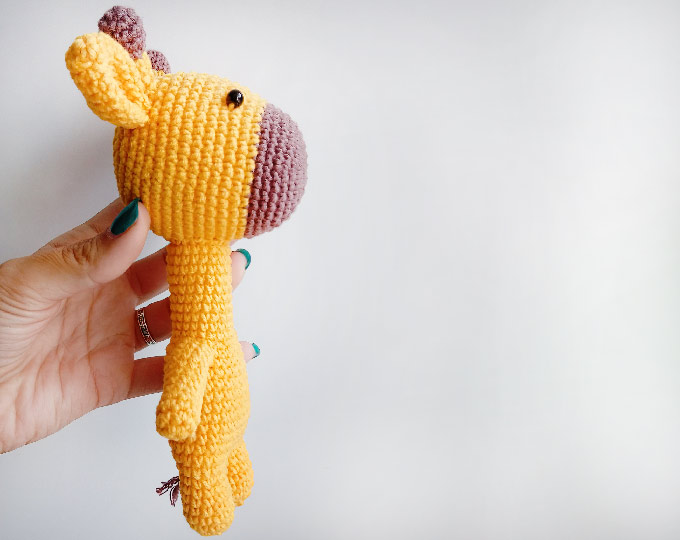 giraffe-crochet-giftnitted-giraffe B
