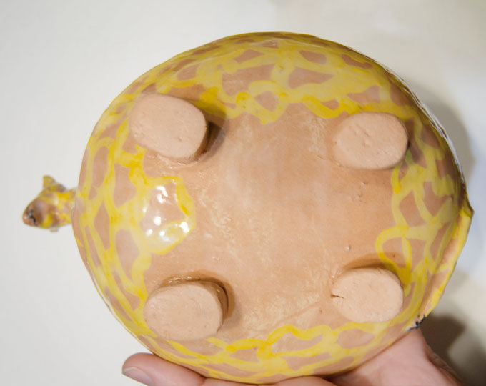 ceramic-giraffe-pocket-emptier C
