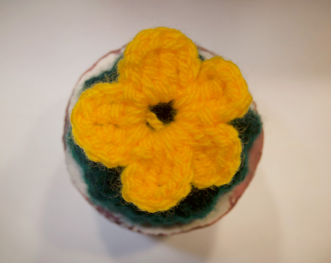ceramic-pot-with-crochet-cactus B