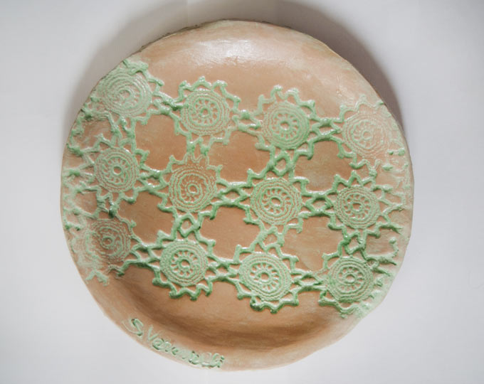 red-clay-plate-with-colored-lace A