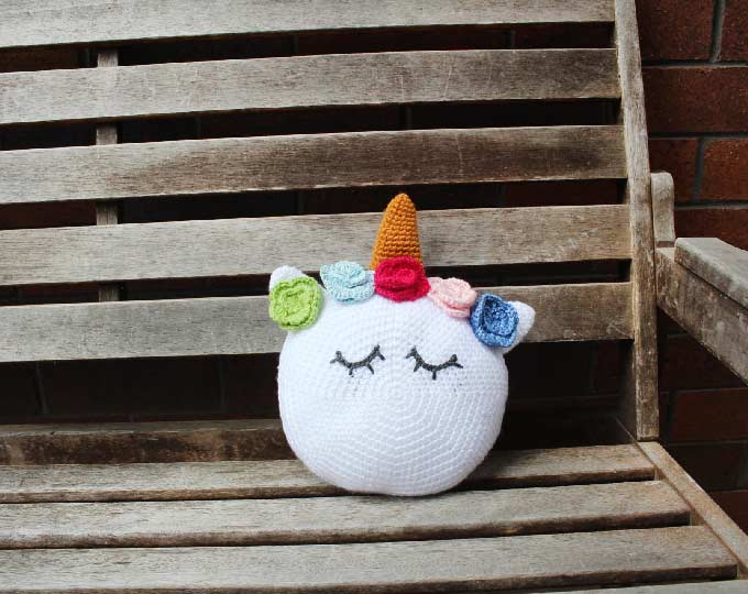 crochet-unicorn-plush-pillow
