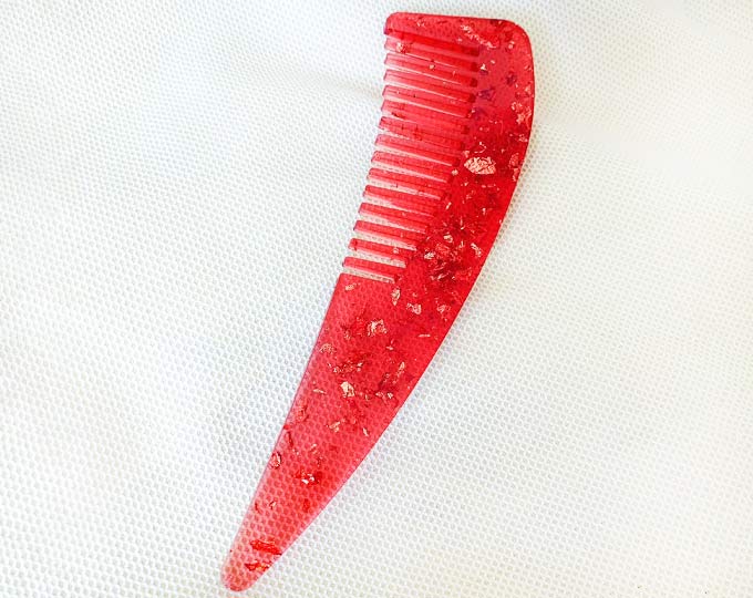 red-resin-comb