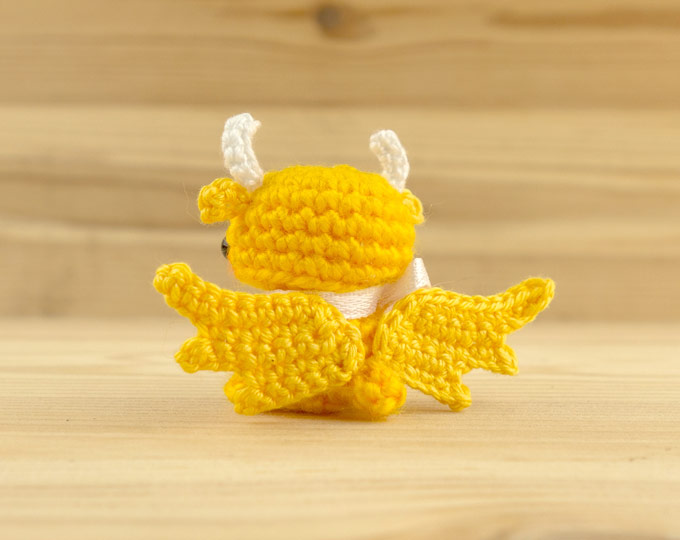 Dragon-figurine-Tiny-yellow-dragon C