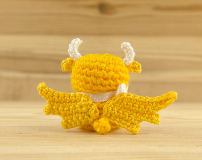 Dragon-figurine-Tiny-yellow-dragon D
