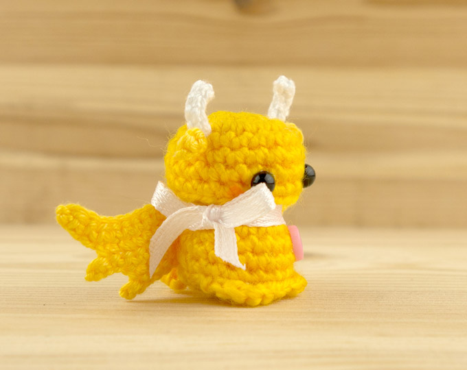 Dragon-figurine-Tiny-yellow-dragon E