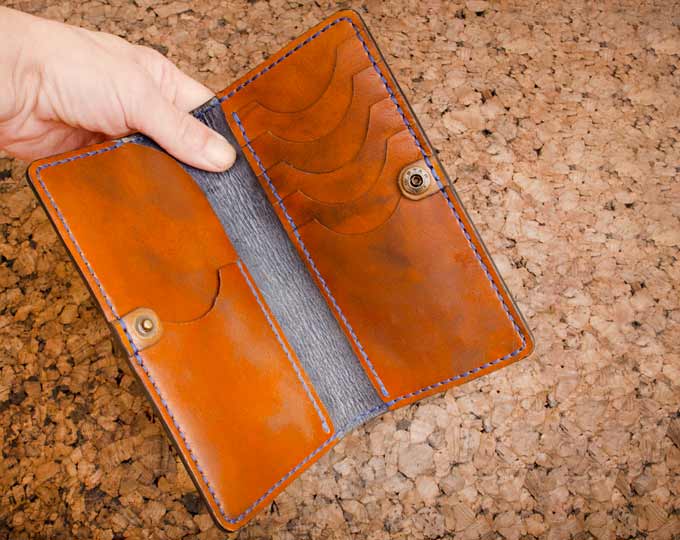 Leather-wallet-with-a-Mandalorian B