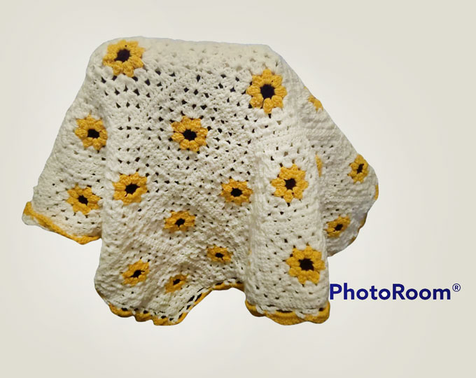 Crochet-sunflower-baby-blanket