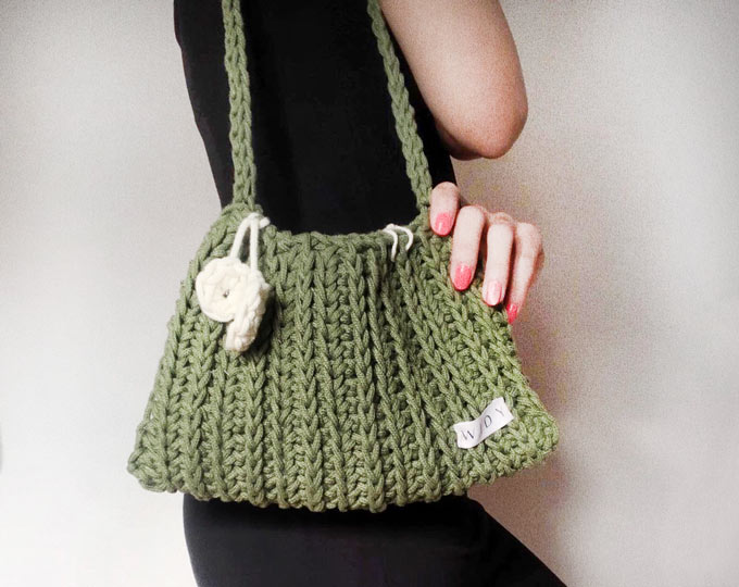 lilo-crochet-shoulder-bag