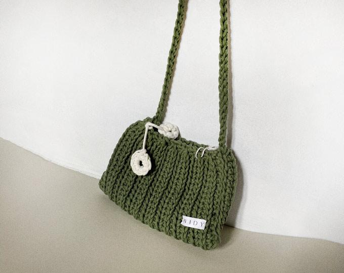 lilo-crochet-shoulder-bag A