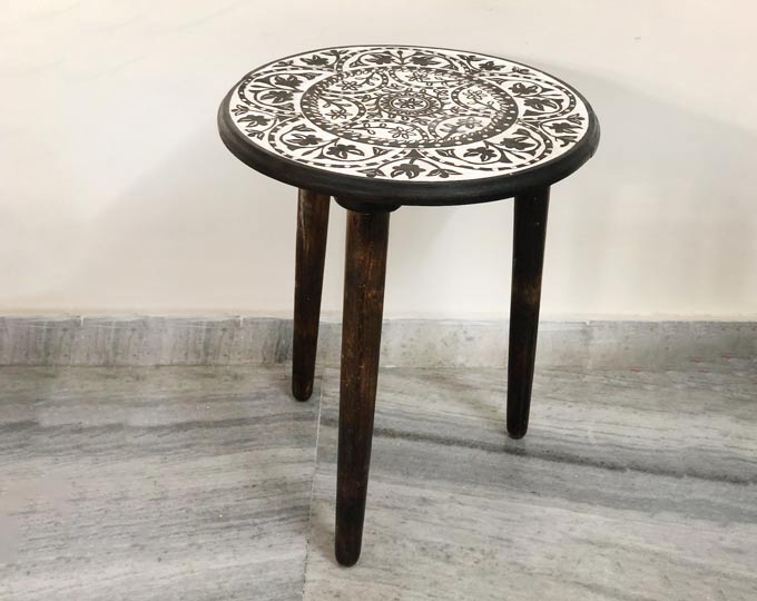 Round-Coffee-Table-Distressed-Flor A