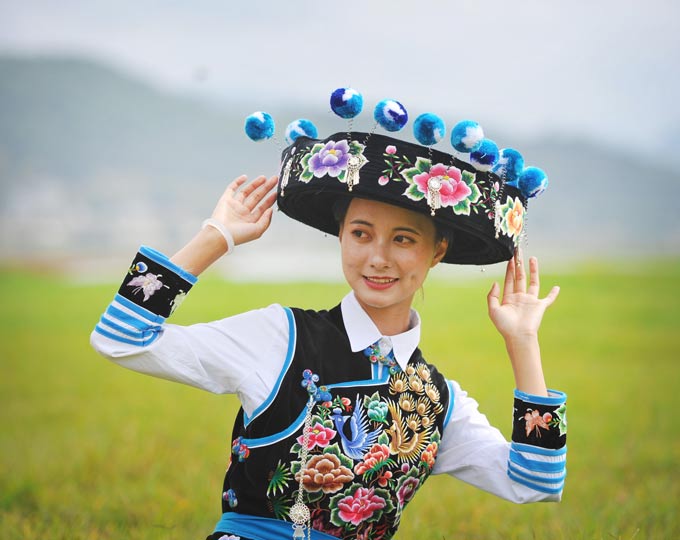Tujie-traditional-dress-set-of-the