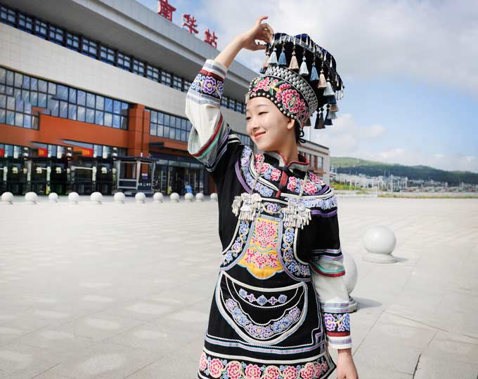 Yijie-traditional-dress-set-of-the